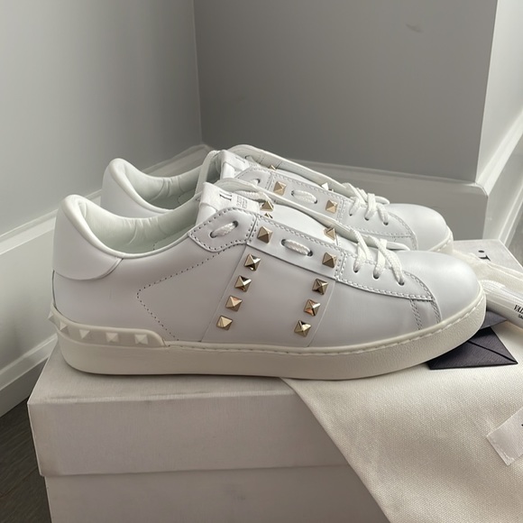 BRAND NEW Valentino Garavani White Rockstud Untitled Sneakers - Picture 2 of 6